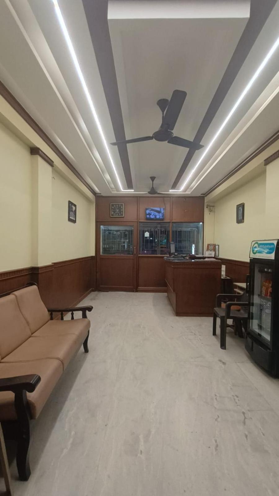 Nanda Lodge Mettuppālaiyam Buitenkant foto