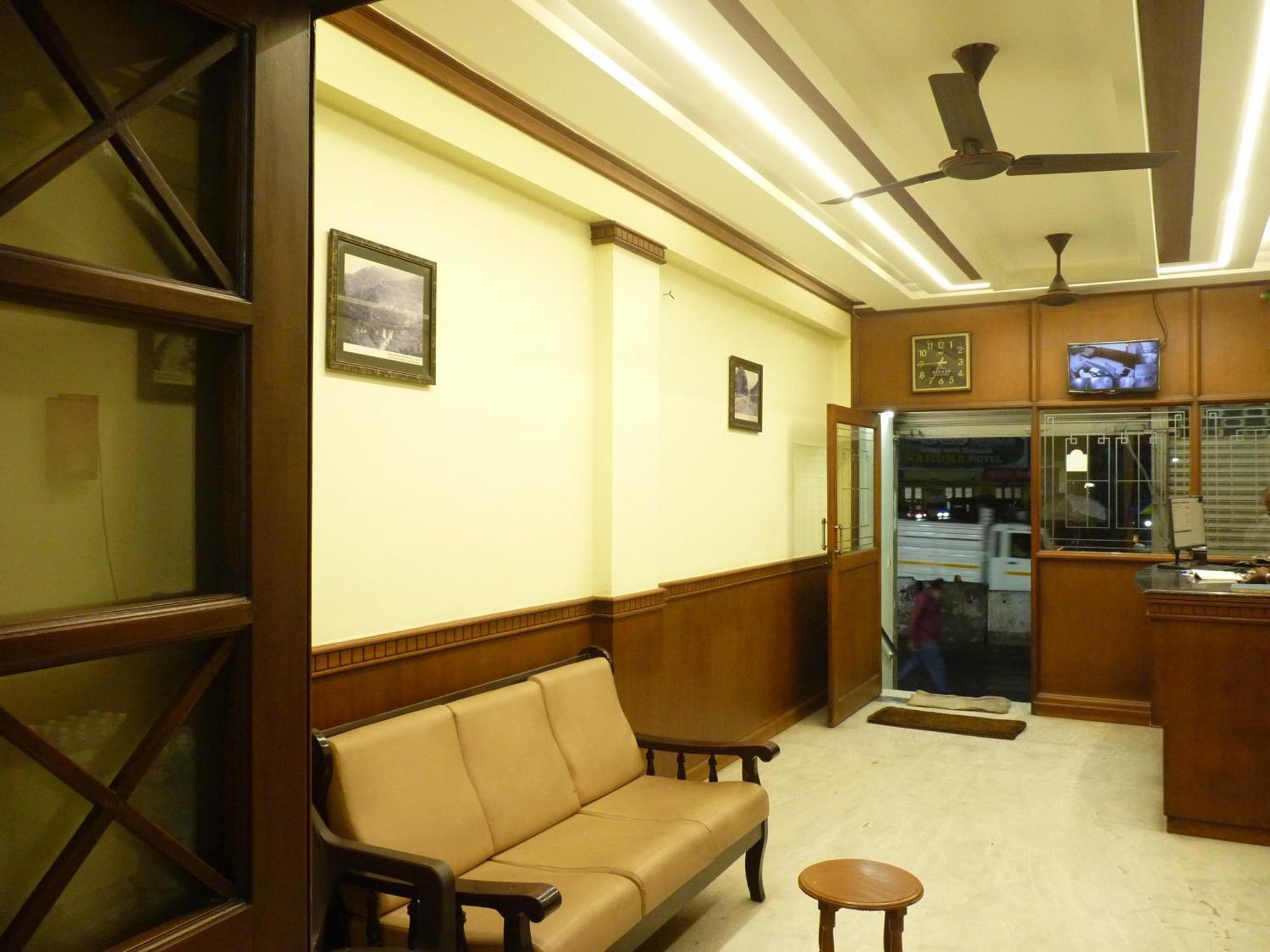 Nanda Lodge Mettuppālaiyam Buitenkant foto